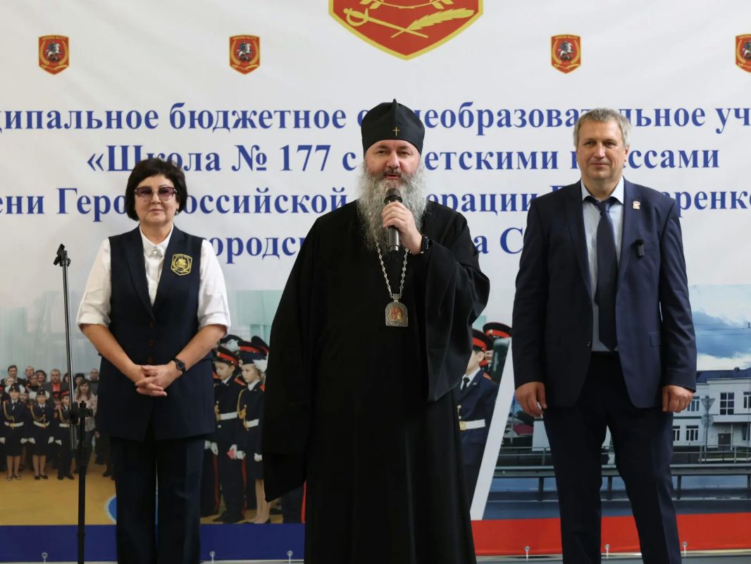 Иван Носков: Вместе с архиереем Русской православной церкви, митрополитом Самарским и Новокуйбышевским, главой Самарской митрополии Феодосием поздравили учеников и коллектив школы № 177 с Днем Знаний Иван Носков: Вместе с архиереем Русской православной церкви, митрополитом Самарским и Новокуйбышевским, главой Самарской митрополии Феодосием поздравили учеников и коллектив школы № 177 с Днем Знаний