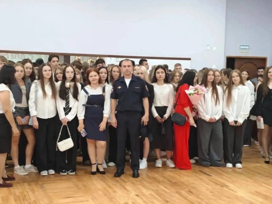 #ГосавтоинспекцияТольятти поздравляет с Днём знаний и началом нового учебного года! #ГосавтоинспекцияТольятти поздравляет с Днём знаний и началом нового учебного года!