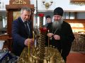 Иван Носков: После торжественной линейки зашли с митрополитом Феодосием в храм во имя пророка Илии, расположенный рядом со школой № 177