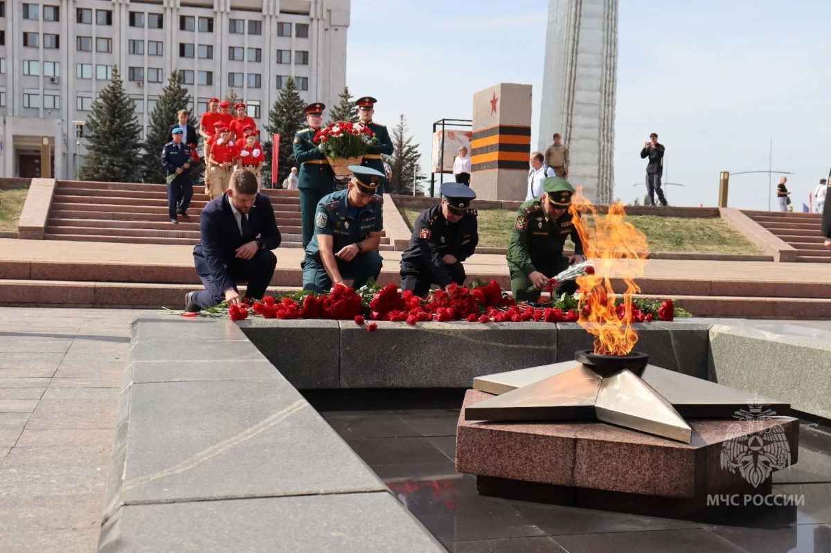 В Самаре почтили память героев в День окончания Второй мировой войны В Самаре почтили память героев в День окончания Второй мировой войны