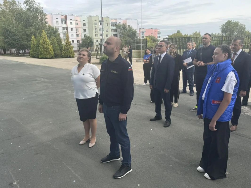 Вячеслав Федорищев с рабочим визитом прибыл в поселок Рощинский Вячеслав Федорищев с рабочим визитом прибыл в поселок Рощинский
