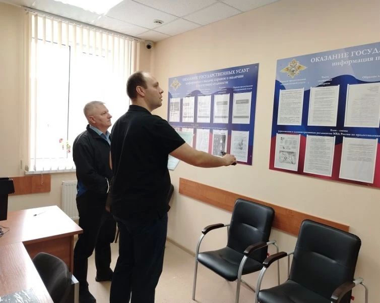 В рамках региональной акции «Общественный контроль» представитель Общественного совета при ГУ МВД России по Самарской области Владислав Баландин совместно с председателем Общественного совета при Межмуниципальном отделе МВД... В рамках региональной акции «Общественный контроль» представитель Общественного совета при ГУ МВД России по Самарской области Владислав Баландин совместно с председателем Общественного совета при Межмуниципальном отделе МВД...