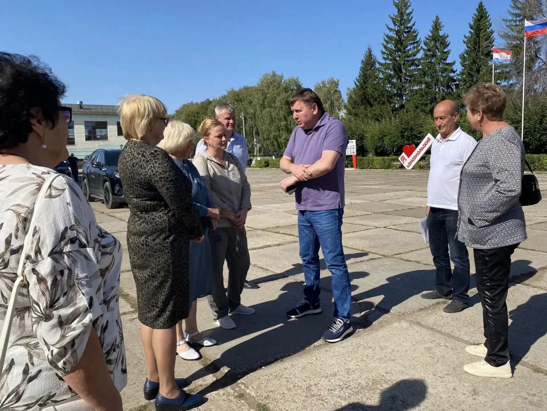 Министр энергетики и ЖКХ Самарской области Виталий Брижань посетил ряд объектов в Кинельском районе Министр энергетики и ЖКХ Самарской области Виталий Брижань посетил ряд объектов в Кинельском районе