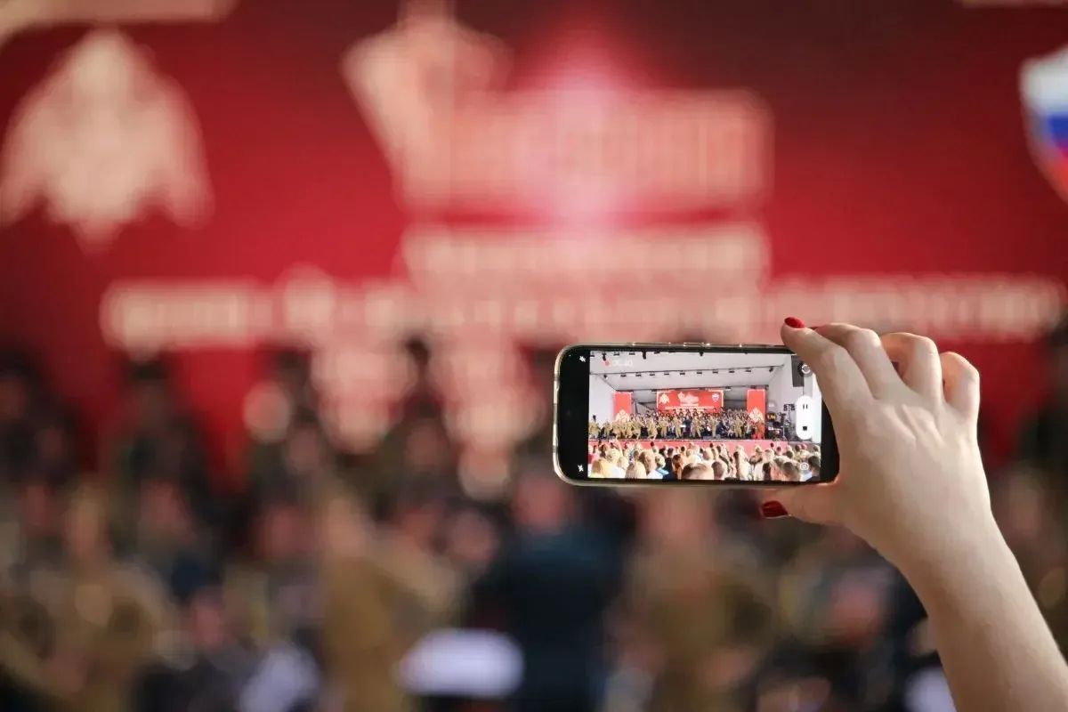 В Самаре на летней сцене Струковского сада состоялось выступление Академического ордена «За заслуги в культуре и искусстве» ансамбля песни и пляски Росгвардии, посвященного 10-летию ведомства и 215-летию войск правопорядка В Самаре на летней сцене Струковского сада состоялось выступление Академического ордена «За заслуги в культуре и искусстве» ансамбля песни и пляски Росгвардии, посвященного 10-летию ведомства и 215-летию войск правопорядка