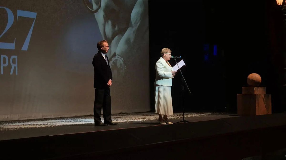 В Самарском театре оперы и балета началась премьера оперы «Нос» В Самарском театре оперы и балета началась премьера оперы «Нос»