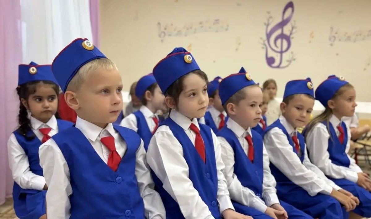 Сегодня в рамках акции «Водитель не спеши, шагают малыши!» сотрудники #ГосавтоинспекцииТольятти провели профилактическое мероприятие в детском саду 210 «Ладушки» Сегодня в рамках акции «Водитель не спеши, шагают малыши!» сотрудники #ГосавтоинспекцииТольятти провели профилактическое мероприятие в детском саду 210 «Ладушки»