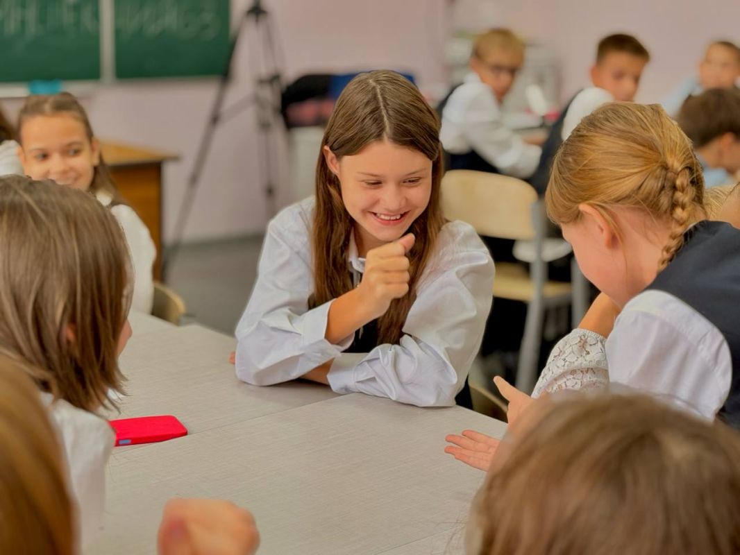 Знаем ПДД - безопасно ходим по улицам! Знаем ПДД - безопасно ходим по улицам!