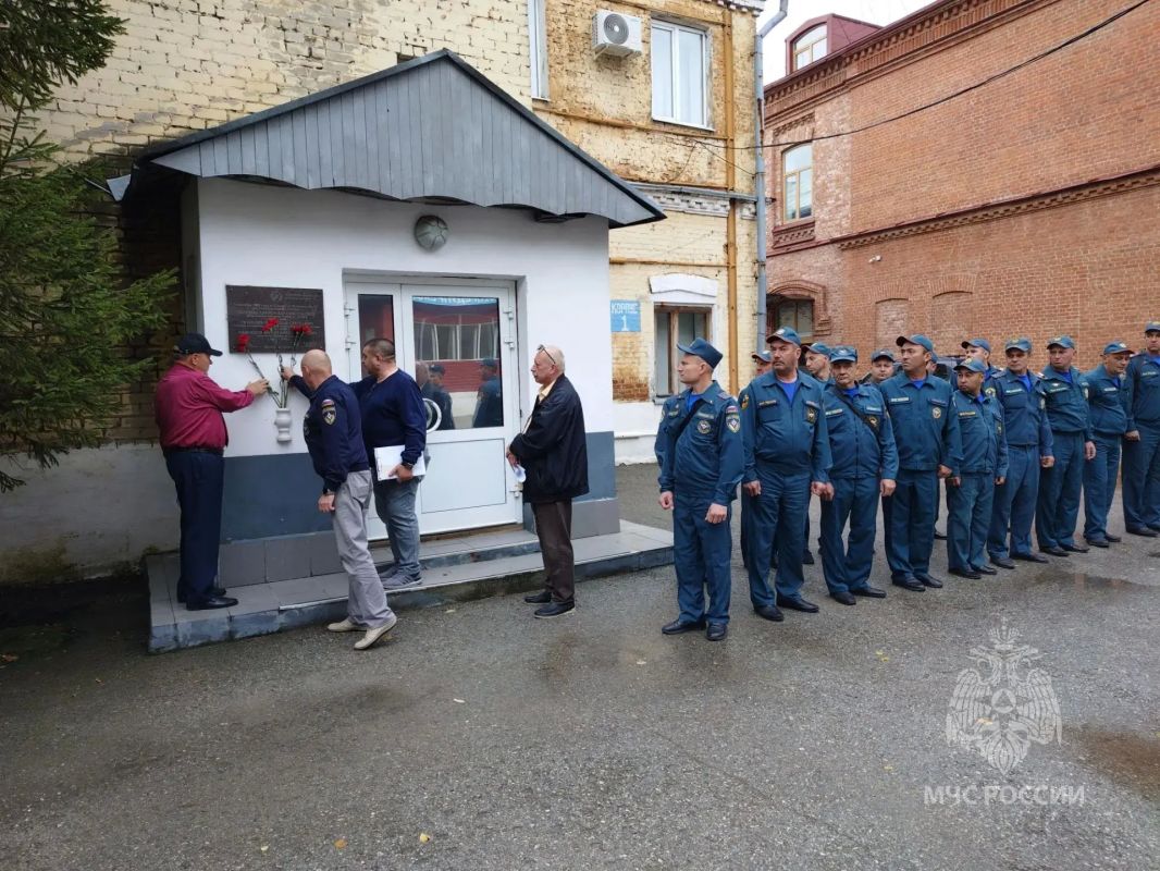 В Самаре почтили память погибших пожарных В Самаре почтили память погибших пожарных