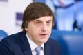 Российские школы в период выборов будут работать в обычном режиме там, где есть возможность обеспечить раздельные потоки граждан, заявил ТАСС министр просвещения РФ Сергей Кравцов