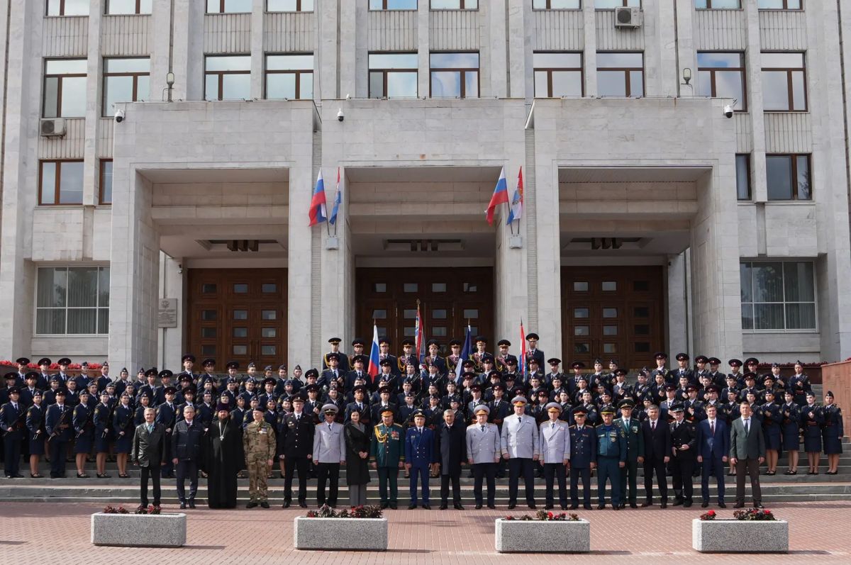Заместитель прокурора Самарской области Евгений Петренко принял участие в церемонии принятия Присяги первокурсниками Самарского юридического института ФСИН России Заместитель прокурора Самарской области Евгений Петренко принял участие в церемонии принятия Присяги первокурсниками Самарского юридического института ФСИН России