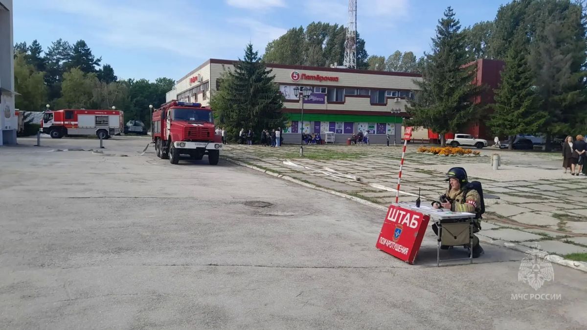 В Тольятти проверили готовность к ликвидации пожара в центре «Истоки» В Тольятти проверили готовность к ликвидации пожара в центре «Истоки»