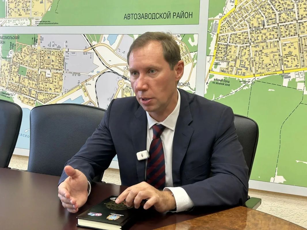 Руководитель направления по работе с молодежью АВТОВАЗа Артем Манюхин провел рабочую встречу с председателем Думы г.о. Тольятти Сергеем Рузановым Руководитель направления по работе с молодежью АВТОВАЗа Артем Манюхин провел рабочую встречу с председателем Думы г.о. Тольятти Сергеем Рузановым