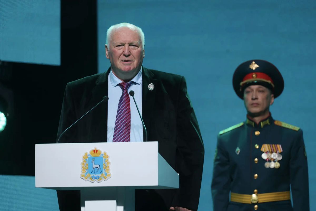 Вячеслав Федорищев: Сегодня вручил государственные и региональные награды жителям Самарской области - оруженийкам и машиностроителям, чьими руками обеспечивается суверенитет и безопасность нашей страны Вячеслав Федорищев: Сегодня вручил государственные и региональные награды жителям Самарской области - оруженийкам и машиностроителям, чьими руками обеспечивается суверенитет и безопасность нашей страны