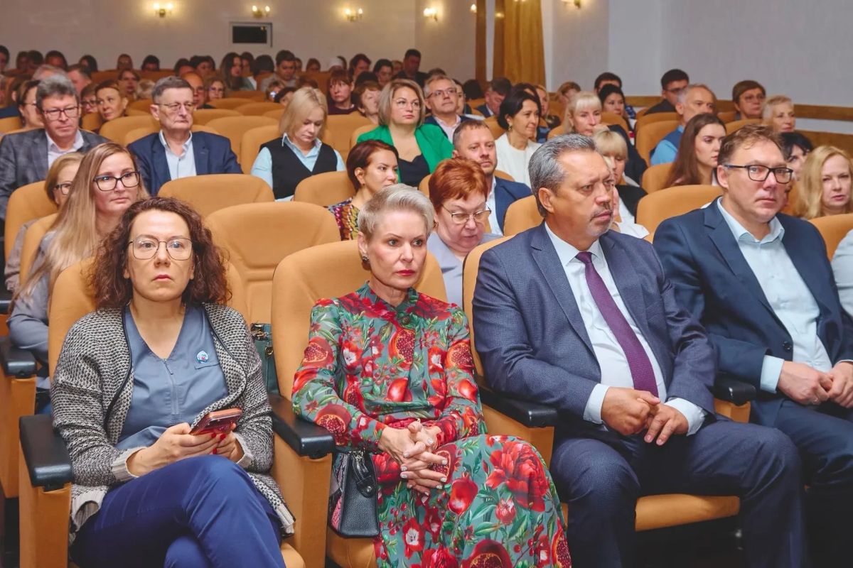 В Самаре прошла первая региональная научно-образовательная конференция «Институт главного врача» В Самаре прошла первая региональная научно-образовательная конференция «Институт главного врача»