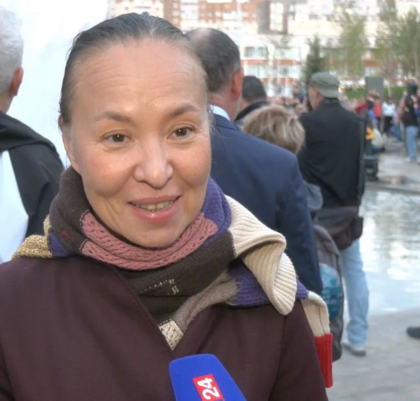 На открытие памятника первому генеральному директору АВТОВАЗа Виктору Николаевичу Полякову в Тольятти приехали его родственники
