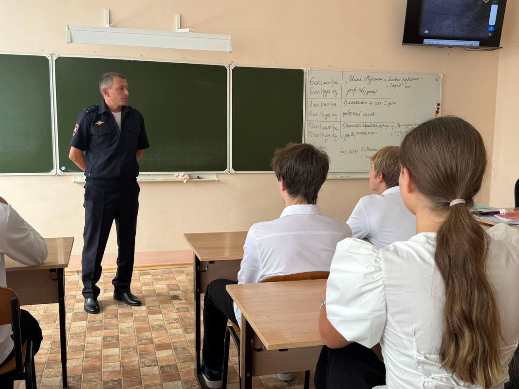 Школьникам напомнили о безопасности при управлении мототранспортом Школьникам напомнили о безопасности при управлении мототранспортом