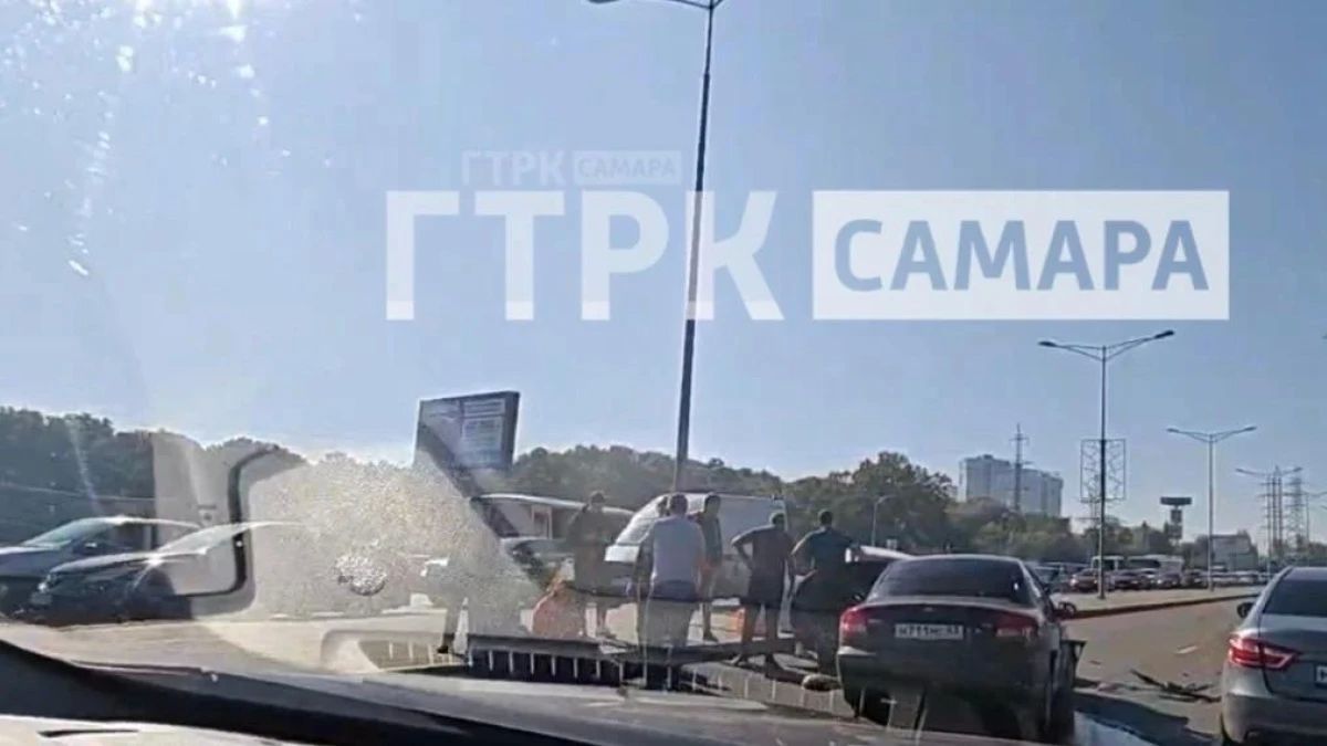Массовая авария заблокировала Московское шоссе на выезде из Самары 19 сентября