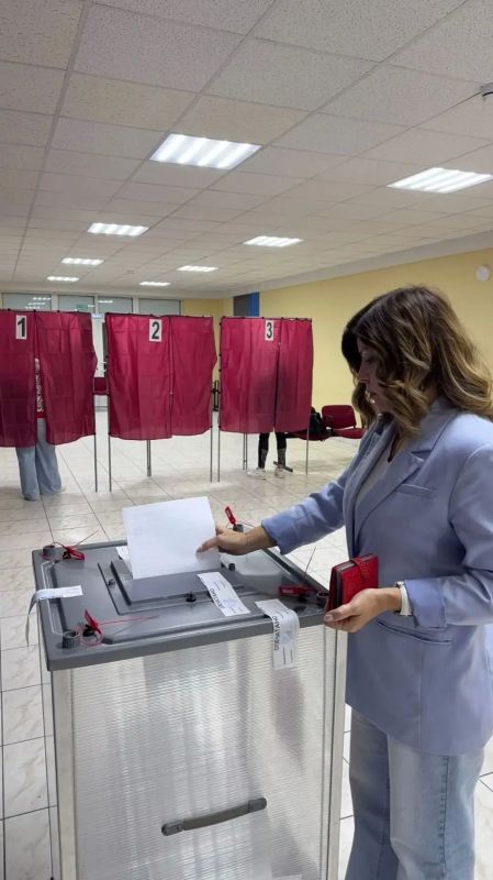 Сотрудники компании «ЛАДА МЕДИА» и работают, и голосуют Сотрудники компании «ЛАДА МЕДИА» и работают, и голосуют