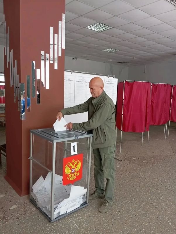 Ветераны боевых действий из Волжского района проголосовали на выборах Ветераны боевых действий из Волжского района проголосовали на выборах