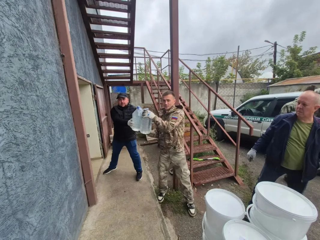 Ко Дню работников леса самарские лесоводы доставили 3 тонны гуманитарной помощи «за ленточку» Ко Дню работников леса самарские лесоводы доставили 3 тонны гуманитарной помощи «за ленточку»