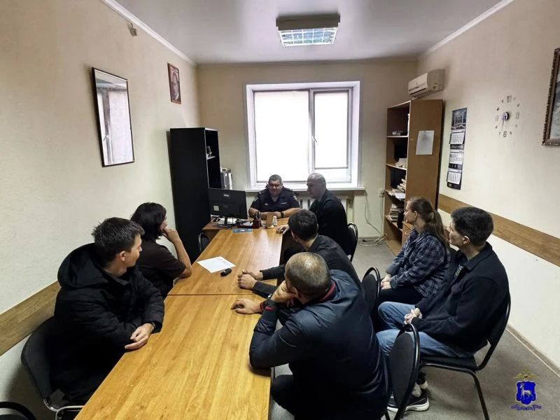 В Самарской области полицейские и общественники обсудили с жителями вопросы безопасности