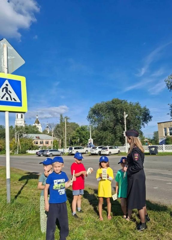 С наступлением нового учебного года особенно важно напомнить детям о правилах дорожного движения С наступлением нового учебного года особенно важно напомнить детям о правилах дорожного движения
