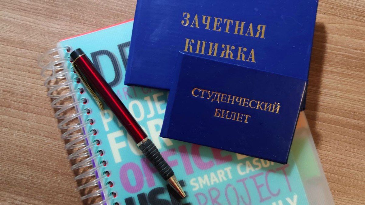 Декан из Самары получил взятки от 30 студентов за положительные оценки