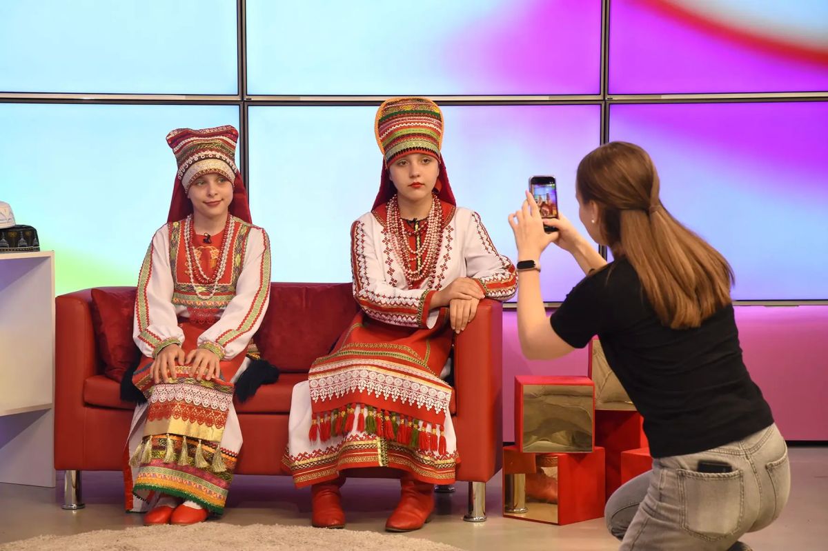 Как будет «здравствуйте» по-мордовски? А «добро пожаловать» по-татарски? А «спокойной ночи» по-армянски? Как будет «здравствуйте» по-мордовски? А «добро пожаловать» по-татарски? А «спокойной ночи» по-армянски?
