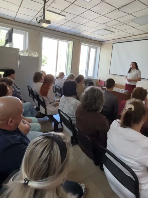 Специалистами Территориального отдела Роспотребнадзора по Самарской областив г. Отрадном в рамках третьего этапа всероссийского просветительского проекта «Лектория «Санпросвет», проведены лекции для сотрудников ГБОУ СО... Специалистами Территориального отдела Роспотребнадзора по Самарской областив г. Отрадном в рамках третьего этапа всероссийского просветительского проекта «Лектория «Санпросвет», проведены лекции для сотрудников ГБОУ СО...