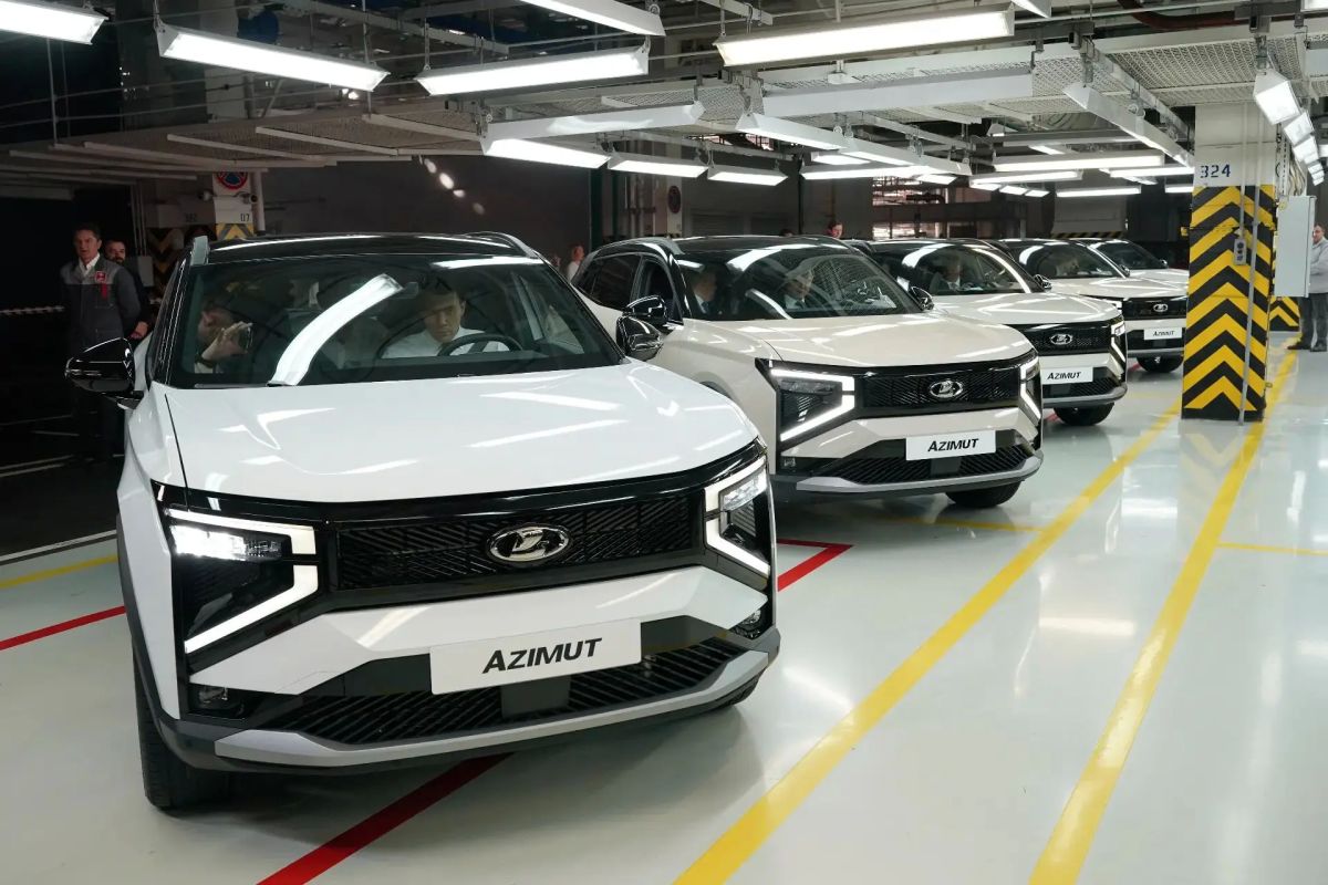 LADA Azimut много не бывает: еще несколько кадров первого полностью российского кроссовера — от нашего фотокорреспондента Андрея Савельева LADA Azimut много не бывает: еще несколько кадров первого полностью российского кроссовера — от нашего фотокорреспондента Андрея Савельева