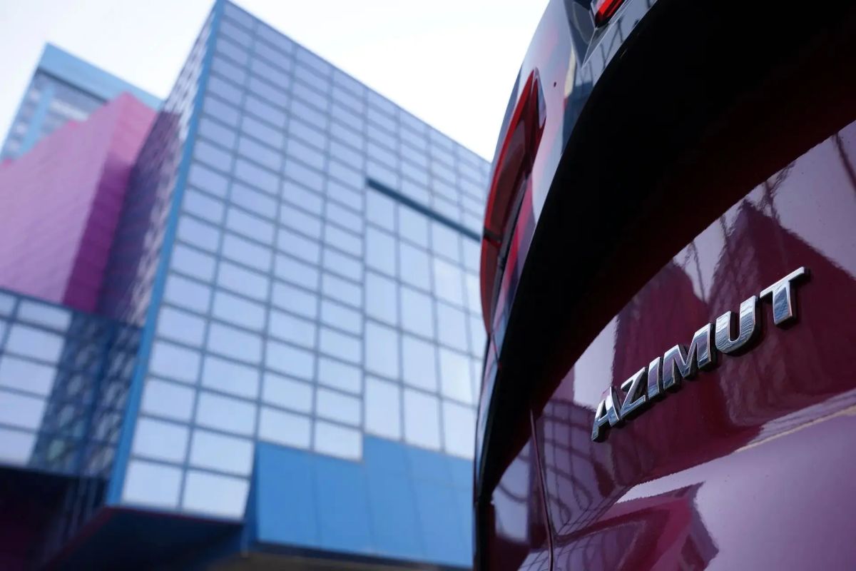 LADA Azimut много не бывает: еще несколько кадров первого полностью российского кроссовера — от нашего фотокорреспондента Андрея Савельева LADA Azimut много не бывает: еще несколько кадров первого полностью российского кроссовера — от нашего фотокорреспондента Андрея Савельева