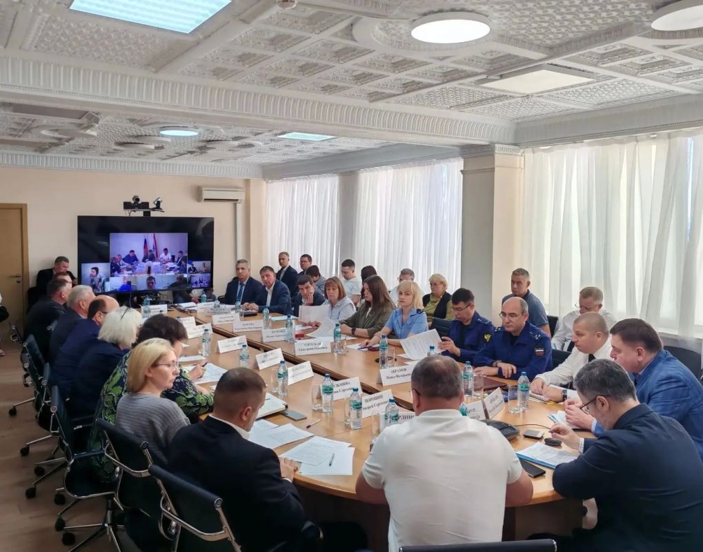В министерстве энергетики и ЖКХ Самарской области проходит совещание по подведению итогов мониторинга мероприятий в рамках реализации федерального проекта "Оздоровление Волги" нацпроекта "Экология" В министерстве энергетики и ЖКХ Самарской области проходит совещание по подведению итогов мониторинга мероприятий в рамках реализации федерального проекта "Оздоровление Волги" нацпроекта "Экология"