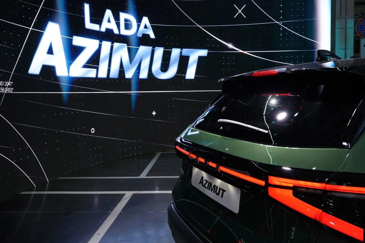 LADA Azimut много не бывает: еще несколько кадров первого полностью российского кроссовера — от нашего фотокорреспондента Андрея Савельева LADA Azimut много не бывает: еще несколько кадров первого полностью российского кроссовера — от нашего фотокорреспондента Андрея Савельева