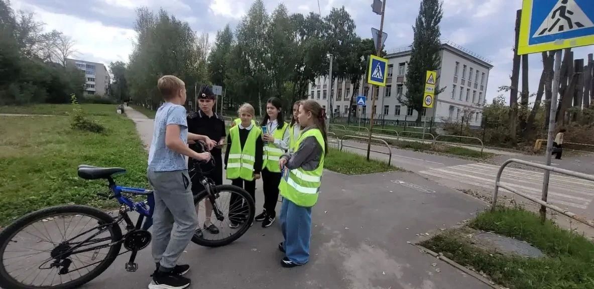 В Самарской области сотрудники Госавтоинспекции провели со школьниками профилактические мероприятия В Самарской области сотрудники Госавтоинспекции провели со школьниками профилактические мероприятия