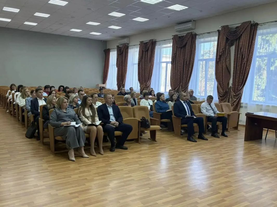 Начальник Территориального отдела Управления Роспотребнадзора по Самарской области в г. Чапаевске Куставлетова Ж.Б. приняла участие в еженедельном оперативном совещании при Администрации м.р. Безенчукский Самарской области Начальник Территориального отдела Управления Роспотребнадзора по Самарской области в г. Чапаевске Куставлетова Ж.Б. приняла участие в еженедельном оперативном совещании при Администрации м.р. Безенчукский Самарской области