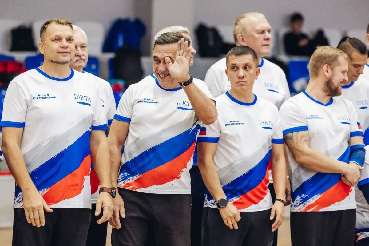 Вячеслав Федорищев: Самарские спортсмены завоевали золото на Кубке мира по спортивному метанию ножа Вячеслав Федорищев: Самарские спортсмены завоевали золото на Кубке мира по спортивному метанию ножа