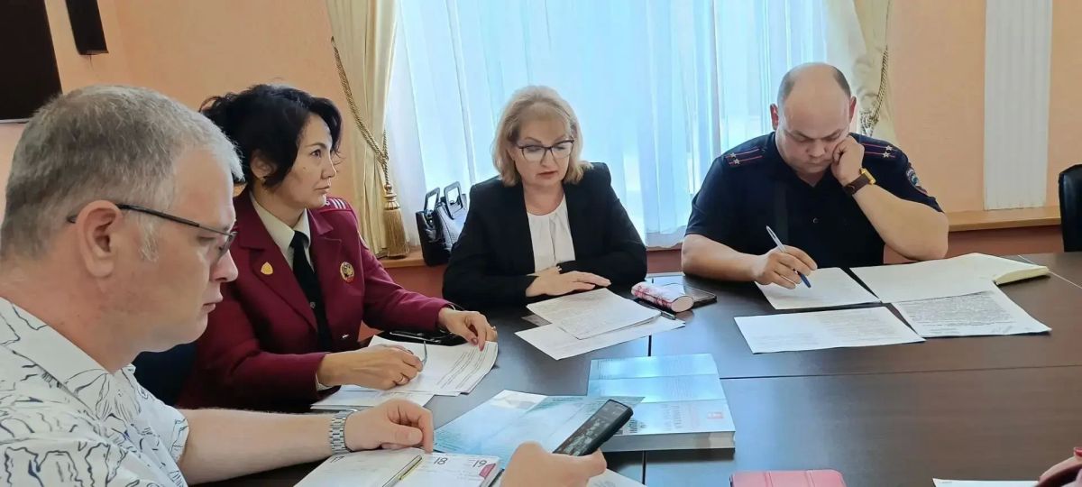 Начальник Территориального отдела в г.Чапаевске Куставлетова Ж.Б. приняла участие в работе комиссии по профилактике правонарушений на территории г.о. Чапаевск. Заслушана информация о работе летних оздоровительных учреждений... Начальник Территориального отдела в г.Чапаевске Куставлетова Ж.Б. приняла участие в работе комиссии по профилактике правонарушений на территории г.о. Чапаевск. Заслушана информация о работе летних оздоровительных учреждений...