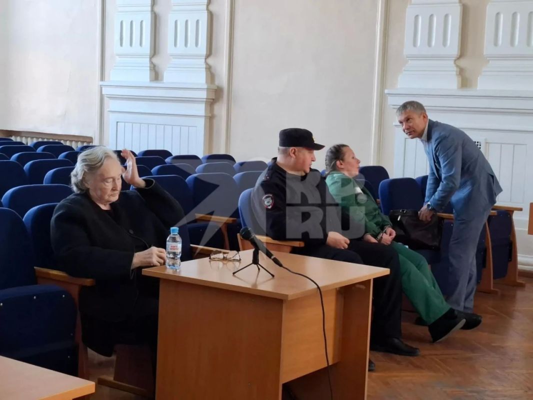 Людмила Тархова прибыла в суд в тюремной робе