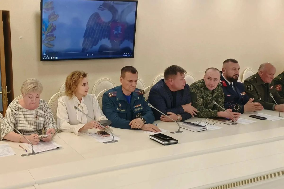 В областном Правительстве проходит первое заседание комитета по подготовке и проведению международного патриотического проекта «Парад памяти» В областном Правительстве проходит первое заседание комитета по подготовке и проведению международного патриотического проекта «Парад памяти»