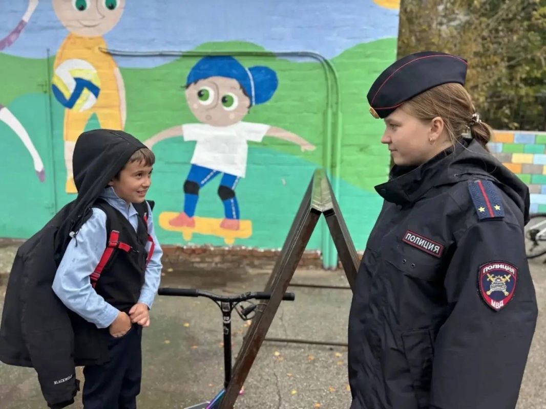 Сотрудники #ГосавтоинспекцииТольятти усиливают меры безопасности для детей на дорогах! В связи с участившимися дорожно транспортными происшествиями с участием несовершеннолетних, дорожные полицейские проводят... Сотрудники #ГосавтоинспекцииТольятти усиливают меры безопасности для детей на дорогах! В связи с участившимися дорожно транспортными происшествиями с участием несовершеннолетних, дорожные полицейские проводят...