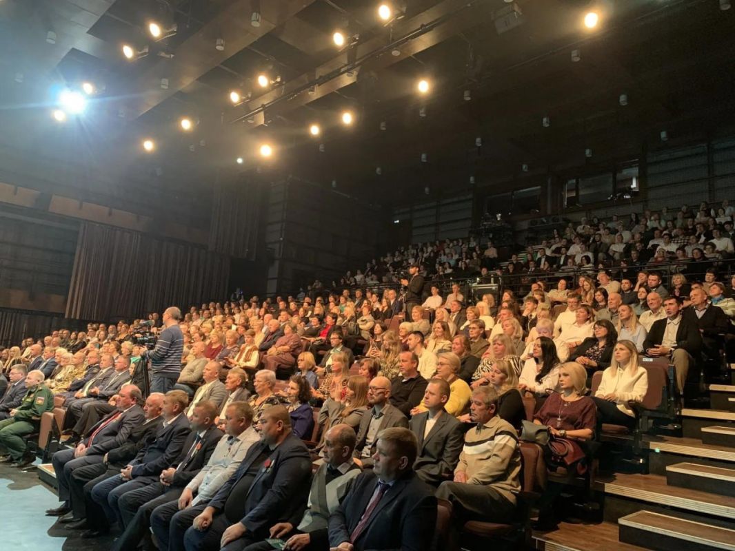 В преддверии Дня работников дорожного хозяйства наградили лучших представителей отрасли