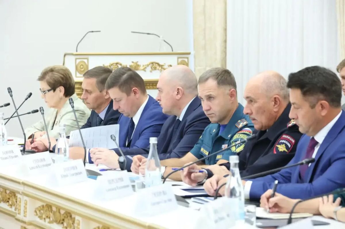 Вячеслав Федорищев: Провел в открытом режиме оперативное совещание правительства Самарской области Вячеслав Федорищев: Провел в открытом режиме оперативное совещание правительства Самарской области