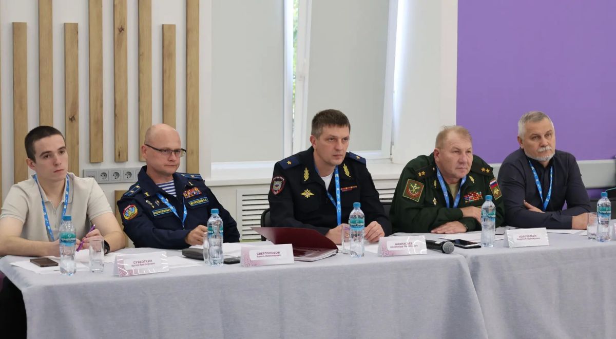 Руководство областного главка МВД приняло участия в составе жюри конкурса «Студент года – 2026»