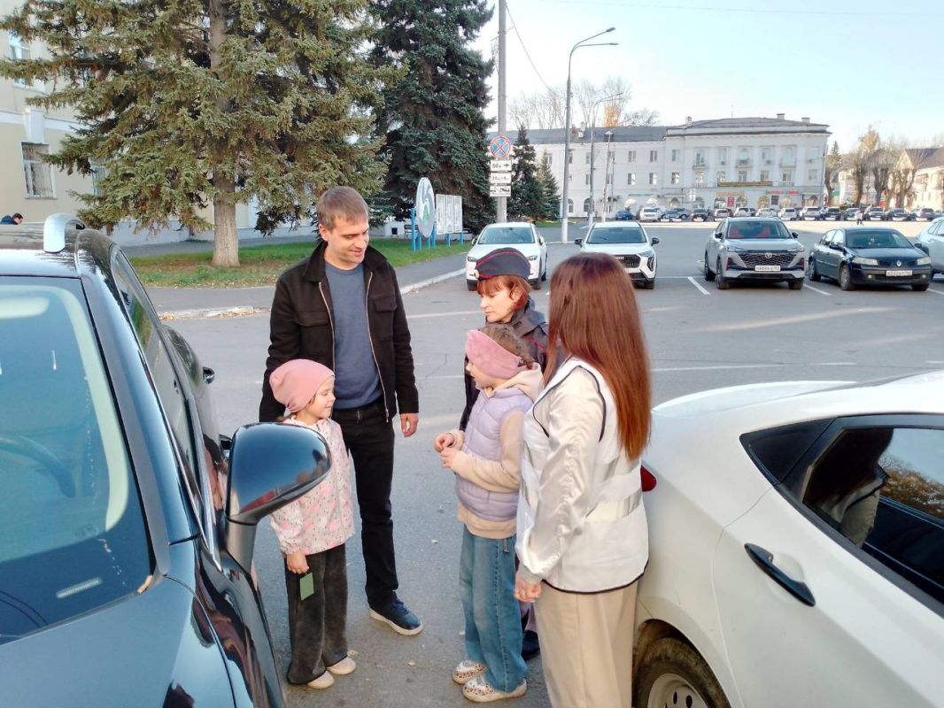 «Папа за рулём»: в Жигулёвске поздравили водителей с Днём отца «Папа за рулём»: в Жигулёвске поздравили водителей с Днём отца
