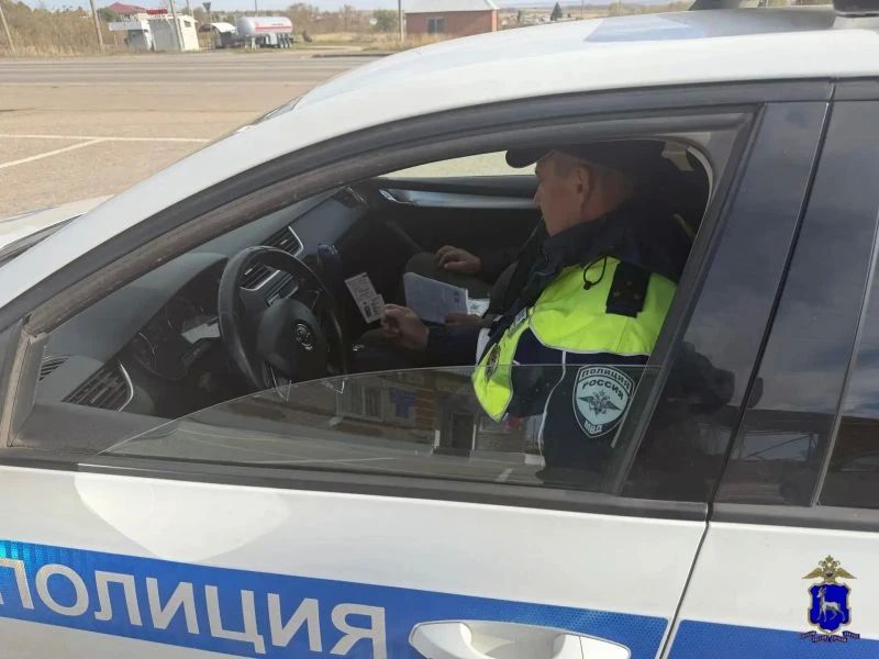 В Кошкинском районе полицейские арестовали ВАЗ-21093, которым до задержания управлял ранее судимый местный житель, лишенный водительских прав за нарушение правил дорожного движения