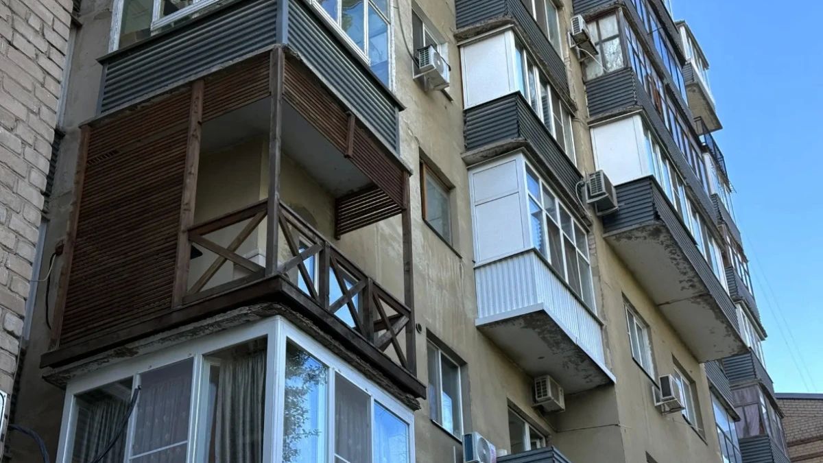 В Самаре до зимы установят 209 окон в домах после атак вражеских БПЛА