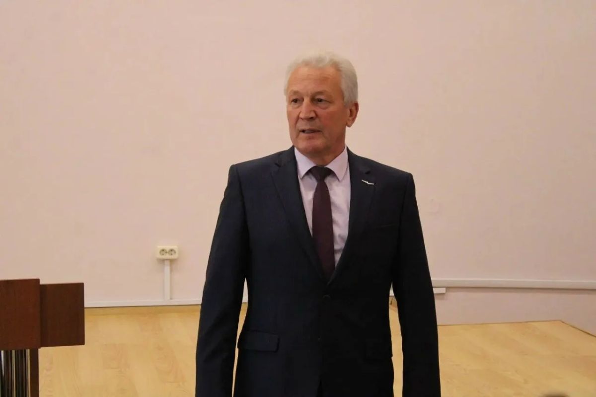 На экс-главу Нефтегорского района Александра Баландина завели уголовное дело