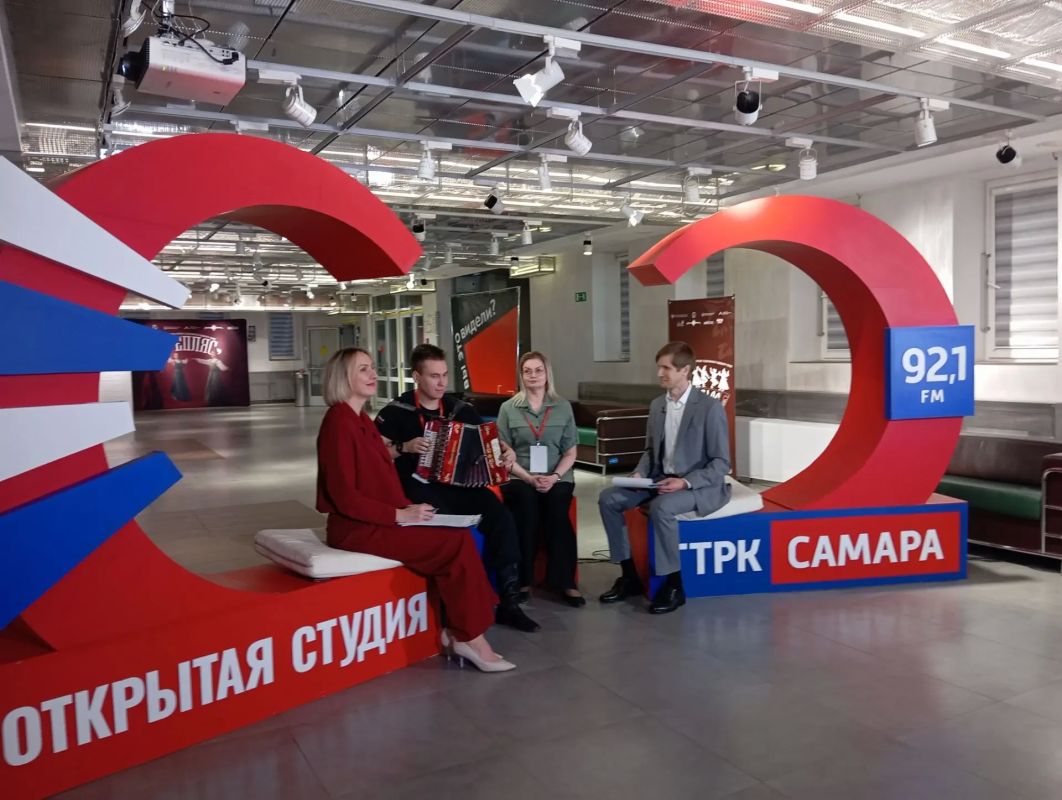 Прямо сейчас творческая группа выездной «Открытой студии» ГТРК «Самара» работает в театре «СамАрт» на 12-м Всероссийском фестивале-конкурсе традиционного народного танца «Перепляс» Прямо сейчас творческая группа выездной «Открытой студии» ГТРК «Самара» работает в театре «СамАрт» на 12-м Всероссийском фестивале-конкурсе традиционного народного танца «Перепляс»