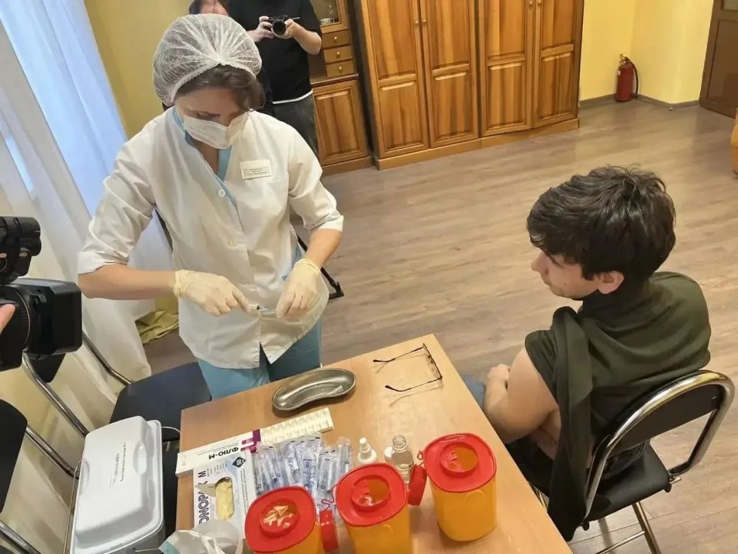 В Новокуйбышевске идёт полным ходом кампания по вакцинации горожан от гриппа В Новокуйбышевске идёт полным ходом кампания по вакцинации горожан от гриппа