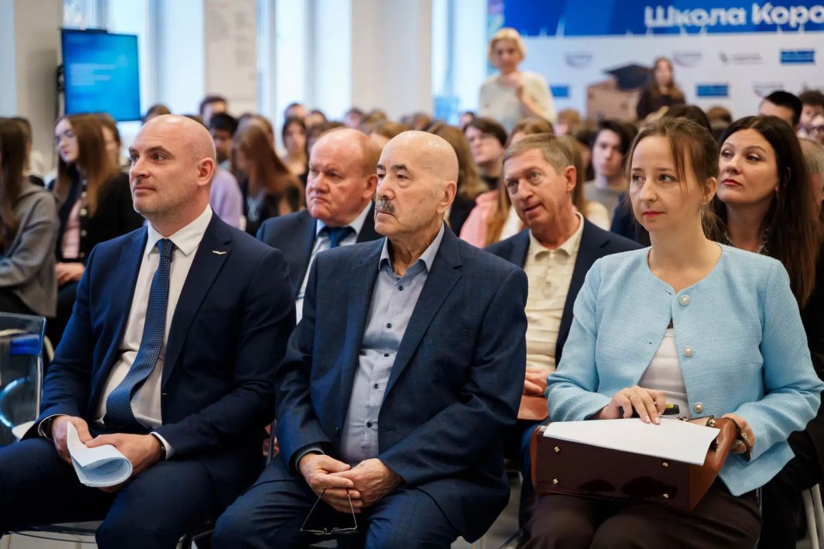 Рассказал студентам Самарского университета о социально-экономическом развитии Самарской области Рассказал студентам Самарского университета о социально-экономическом развитии Самарской области